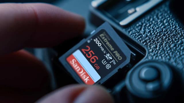 Jaką kartę do kamery WiFi wybrać, aby uniknąć problemów z nagrywaniem?